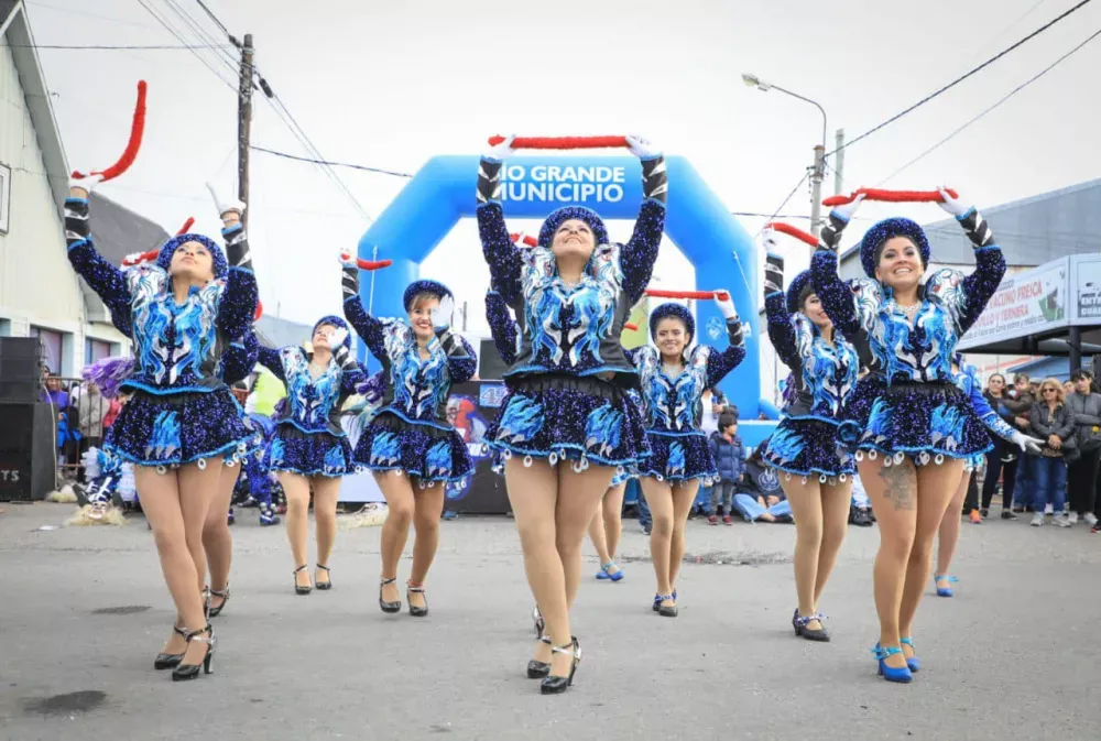 Llega el carnaval a los barrios de Río Grande