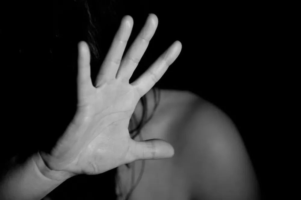 Juzgan al hombre acusado de abusar sexualmente de una mujer  