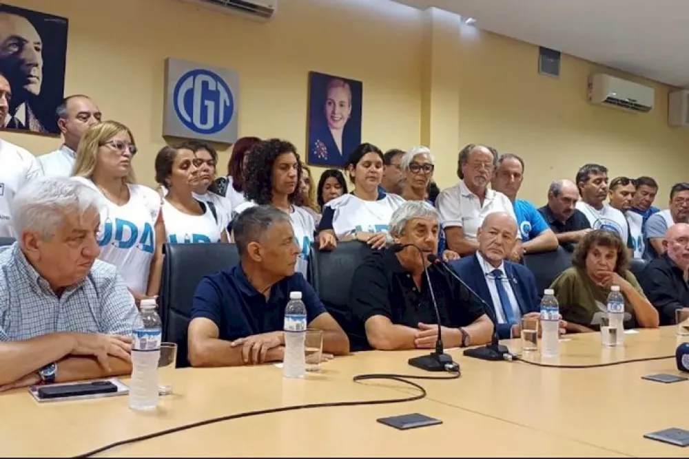 Gremios docentes convocaron a un nuevo paro nacional