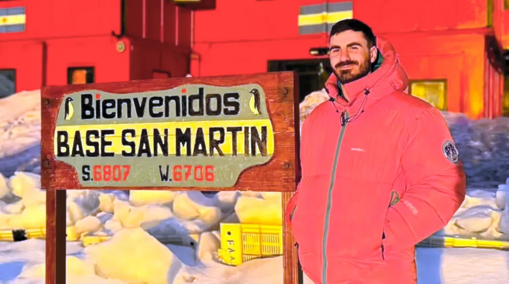 Rodrigo de Iuliis, Primer Argentino en Graduarse como Ingeniero en Telecomunicaciones en la Antártida