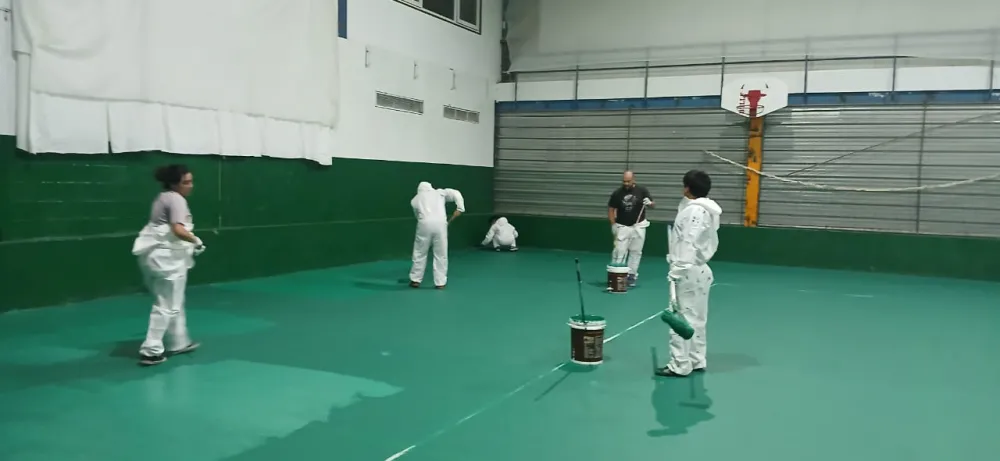 Centro de Estudiantes renueva la cancha de vóley de la UTN