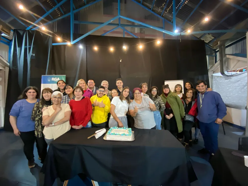 El Municipio agasajó a emprendedores y artesanos riograndenses en el Paseo "Canto del Viento".