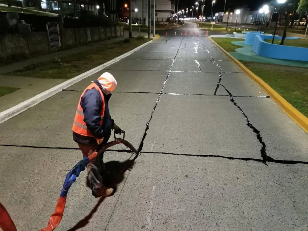 El municipio optimiza la vida útil del asfalto en Río Grande