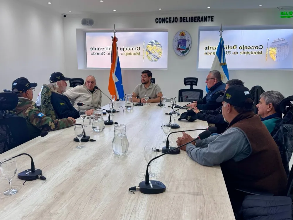 El Concejal del Bloque Provincia Grande, Jonatan Bogado recibió, este martes, a Veteranos de Malvinas que llegaron de Buenos Aires.