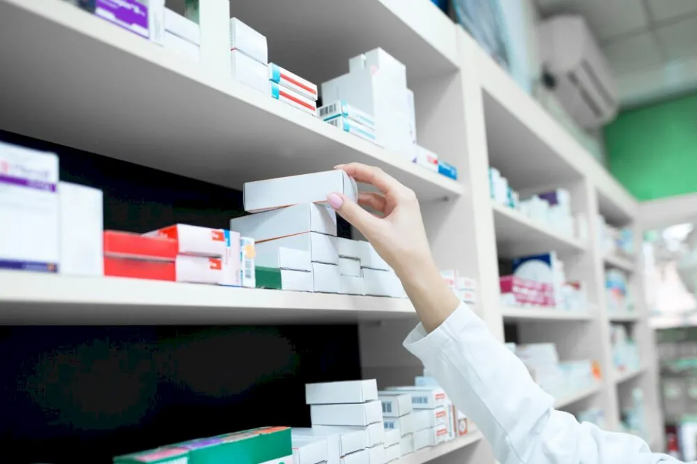 Las farmacias deberán exhibir un QR con la lista de precios de los medicamentos