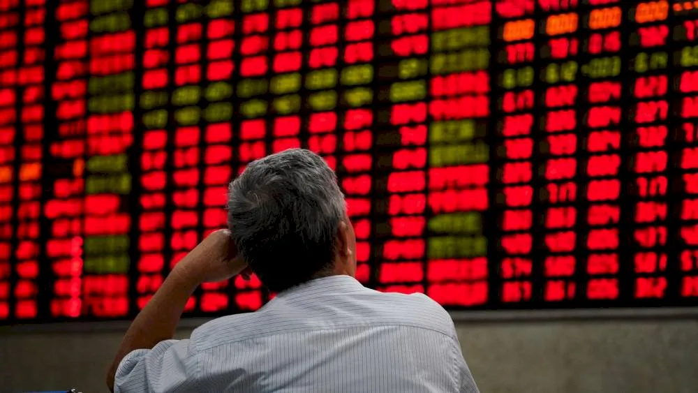 Con la escalada de la guerra comercial el riesgo país salta a 960 puntos