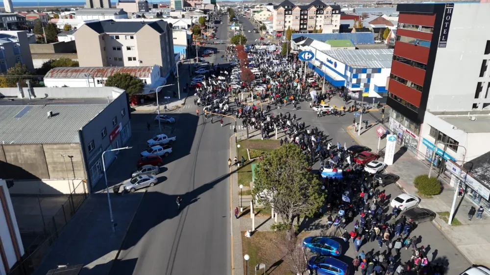 Dispar acatamiento concentró a gremios y sectores en Río Grande