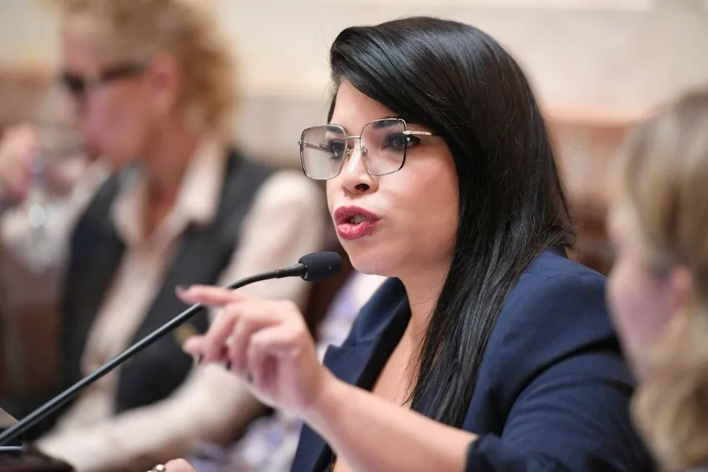 Duré denunció a Milei por “entregar Malvinas”
