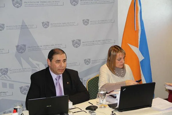 Luis Benegas y Liliana Muñiz Siccardi, durante la teleconferencia.
