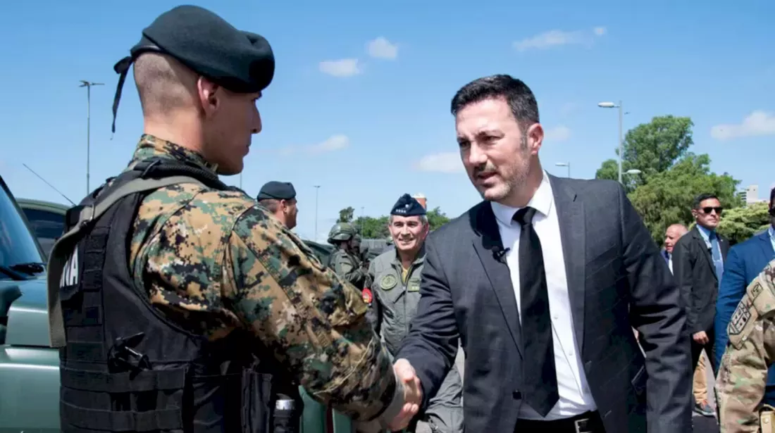 El Gobierno autorizó a los militares a detener civiles en la frontera norte.