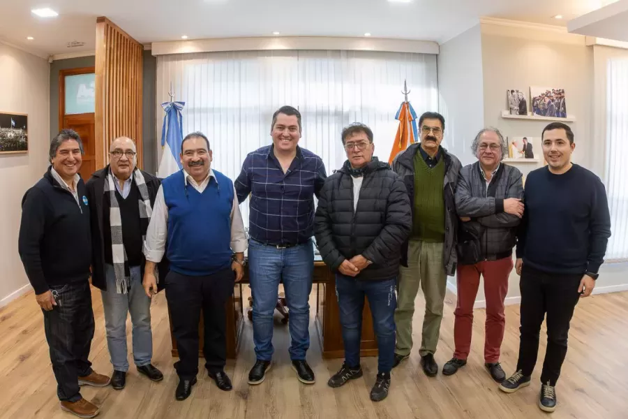Martín Perez mantuvo un encuentro con ex trabajadores y jubilados de YPF