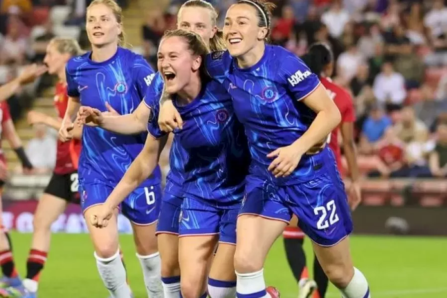 Inglaterra: las mujeres transgénero no podrán jugar en competencias de fútbol femenino