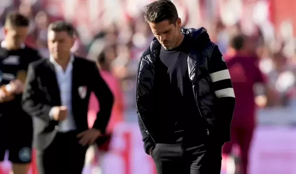 La derrota ante River trajo consecuencias en el equipo Xeneize. Mariano Herrón será el técnico interino.