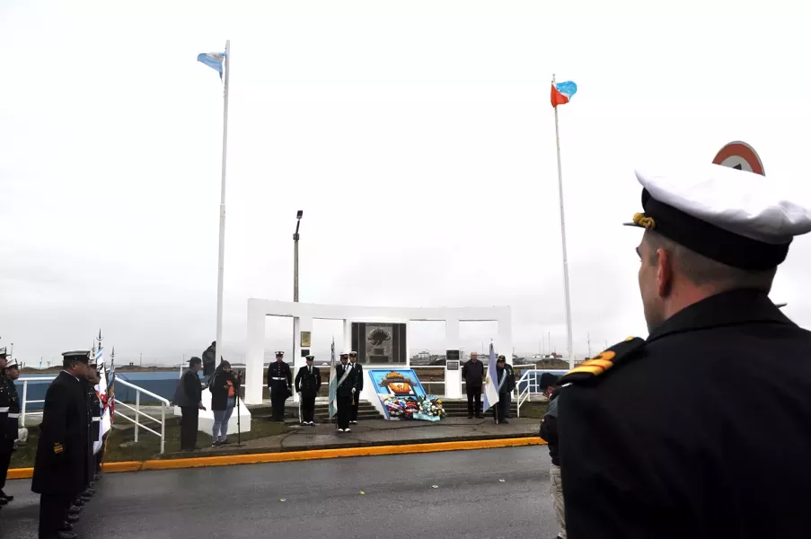 Homenaje a los Héroes del ARA General Belgrano