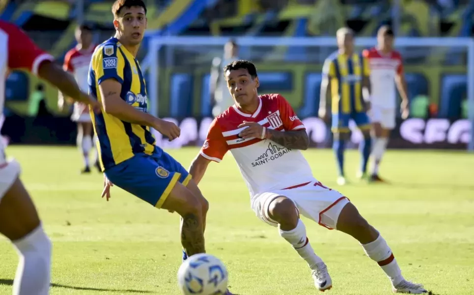 Estudiantes de La Plata no logró superar el duro escollo de Rosario Central y quedó eliminado del Torneo Apertura 2025 tras caer por 2 a 0 en el Estadio Gigante de Arroyito.