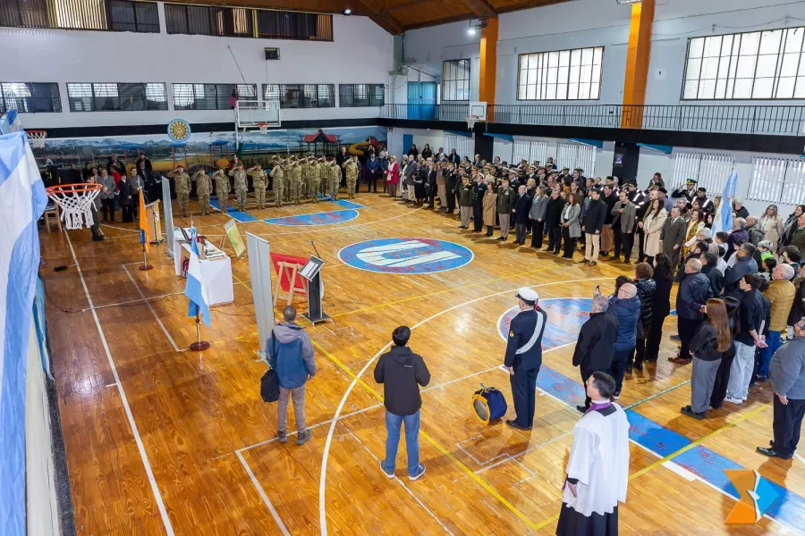 Emotivo reconocimiento al Ejército Argentino en la Capital de Tierra del Fuego
