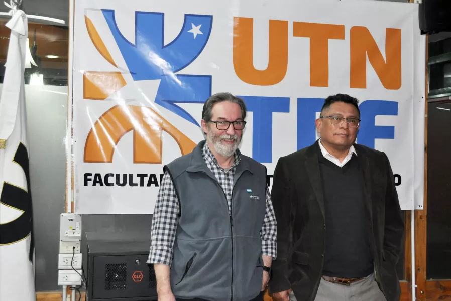 UTN: Exposición sobre "Generación Distribuida y Etiquetadores de Viviendas"