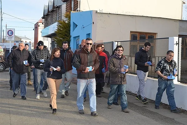 Lapadula, Garay y Siracusa, durante la caminata por Chacra II.