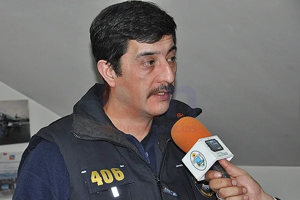 Walter Low se desempeñaba como Segundo Jefe de Bomberos Voluntarios.