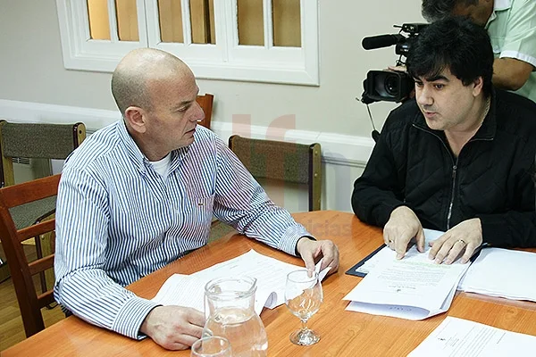 Guillén, junto a Nogar, en una reunión de la Comisión de Presupuesto.