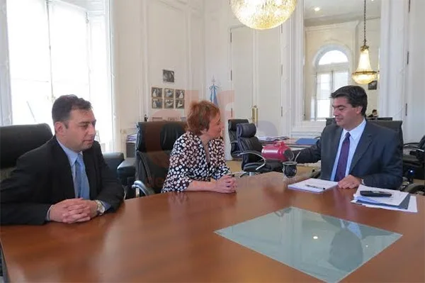 Ríos, Aramburu y Capitanich, al inicio del encuentro.