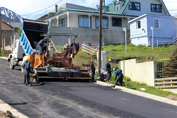 Los trabajos preven la repavimentación de varias calles de la ciudad.