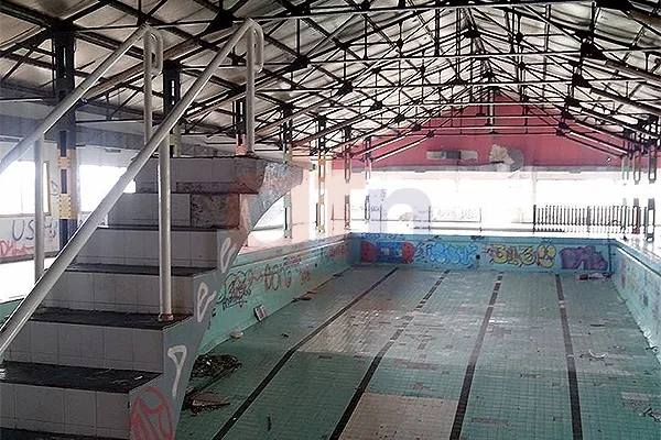 El natatorio fue abandonado hace varios años.