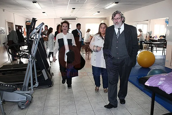 El Dr. Pérez, en una recorrida junto a Gabriela Castillo y la Dra. Norma Cadoppi.