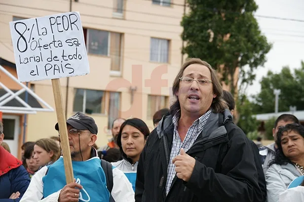 Diego Castro volvió a ser apartado de la seccional local del gremio docente.