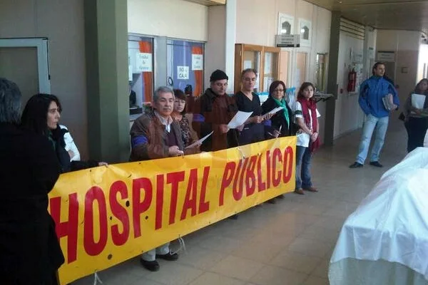 Momentos previos al inicio del acto en el Hospital Regional Ushuaia.