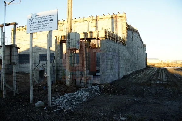 La obra avanzó y el monolito desapareció.