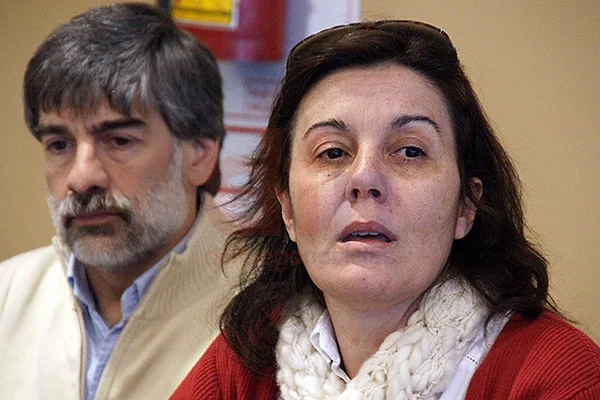 Sandra Molina y Marcelo Lima, los funcionarios sancionados.