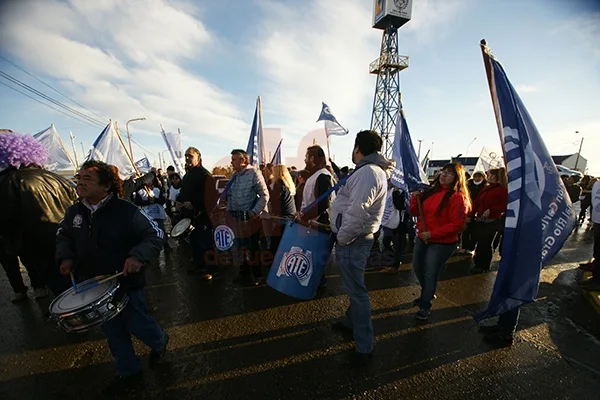 Los manifestantes protestaron frente a Tribunales.
