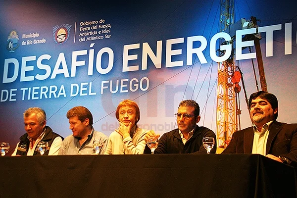 René Vergara, Gustavo Melella, Martín Gandolfo, Fabiana Ríos y Julio Necul.