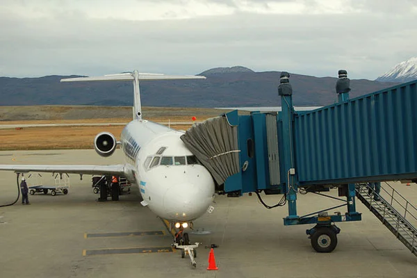 Con un vuelo especial llegaron a Ushuaia los pasajeros fueguinos varados.