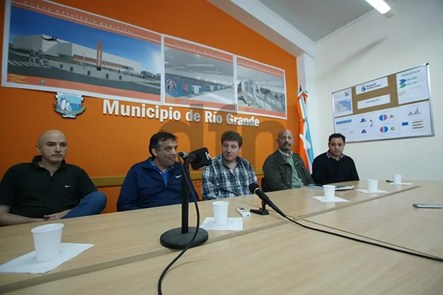 Luis Suárez Garín, Gustavo Melella, Jorge Colrdof y Carlos Turdó, durante el anuncio.