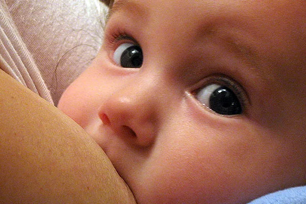 La lactancia, fundamental para el desarrollo del recién nacido.