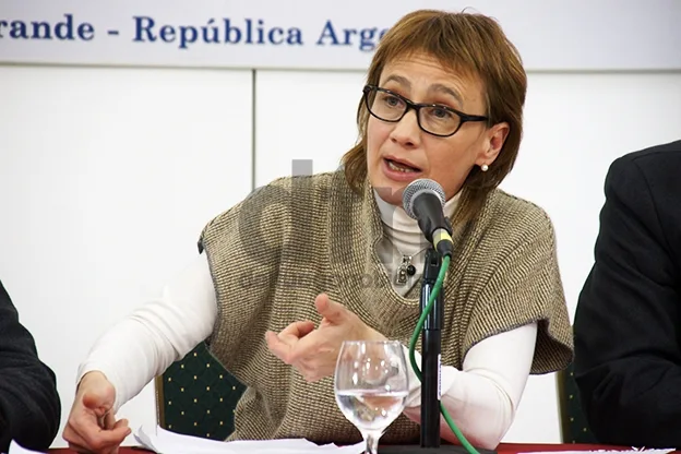 Ríos avaló la renegociación de contratos de YSUR.