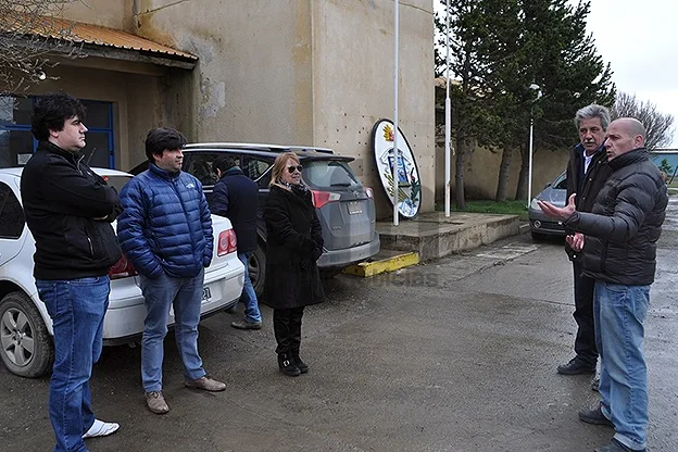 Guillén encabezó la visita de ediles a El Tropezón.