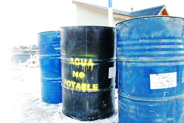 La provisión de agua no potable generó serias controversias.