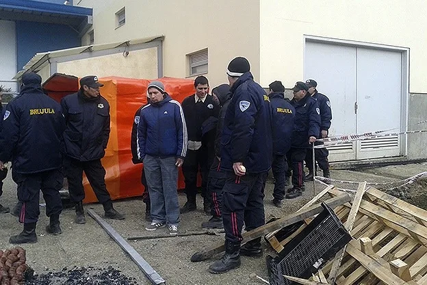 Los empleados de Brújula Seguridad paralizaron Brightstar.