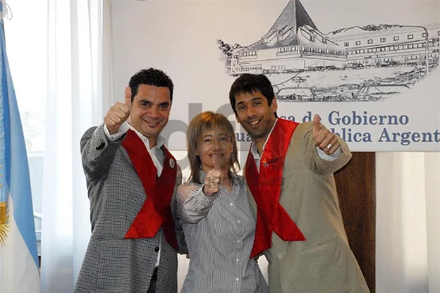 Alex Freyra y José Di Bello, junto a Fabiana Ríos.