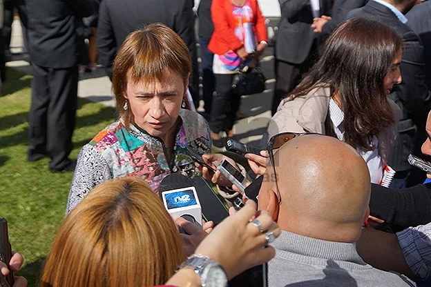 Fabiana Ríos, al término del acto, anunció sus intenciones electorales.