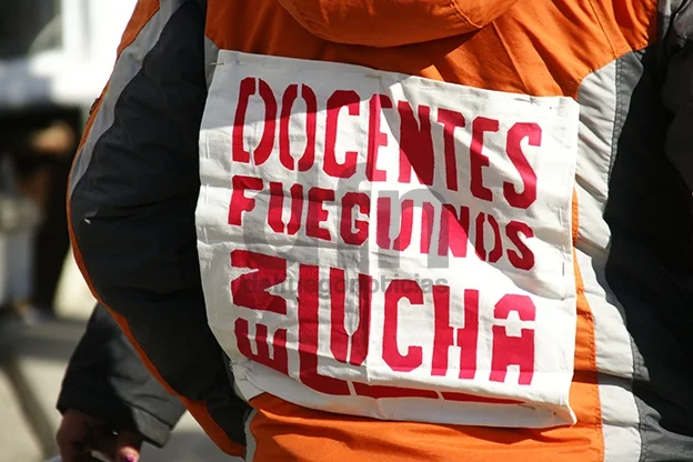 Los docentes continúan con su plan de lucha en toda la provincia.