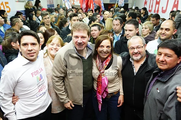 Gustavo Melella junto a los candidatos de FORJA.