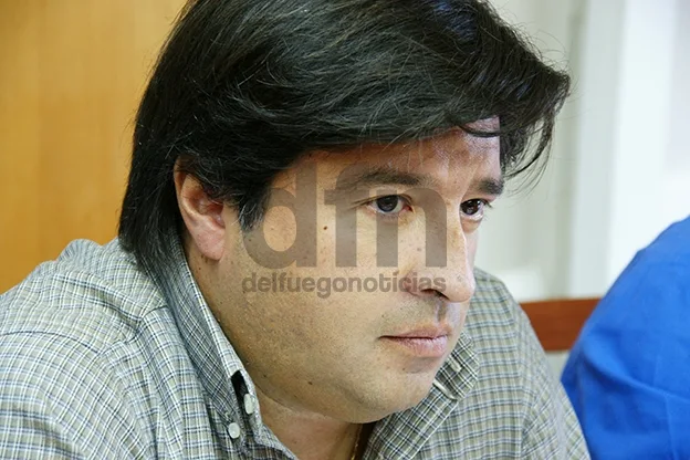 Mayuricio Oyarzo, a la cabeza del reclamo por la nueva planta potabilizadora.