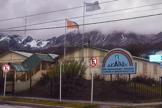 Los jubilados del Centro Akainik, muy enojados por la situación del IPAUSS.