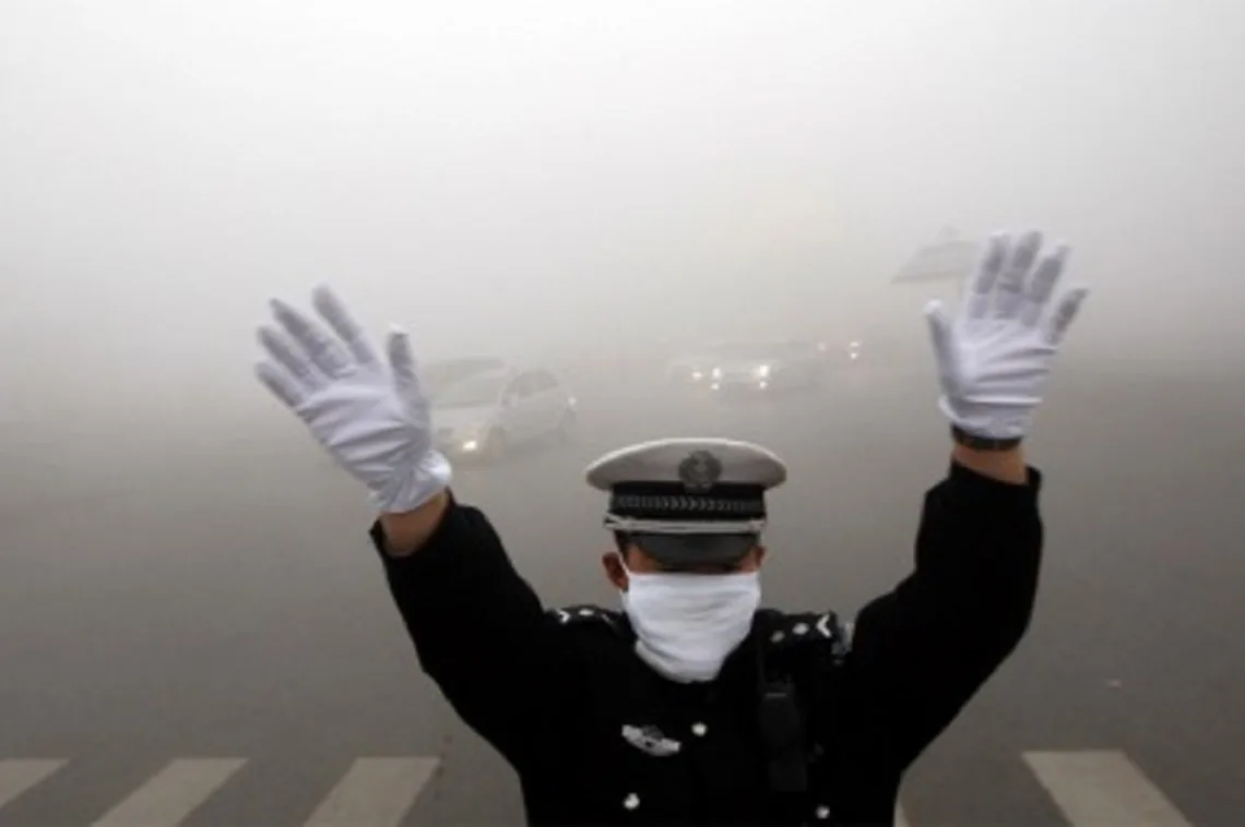 China cancelan 200 vuelos por polución