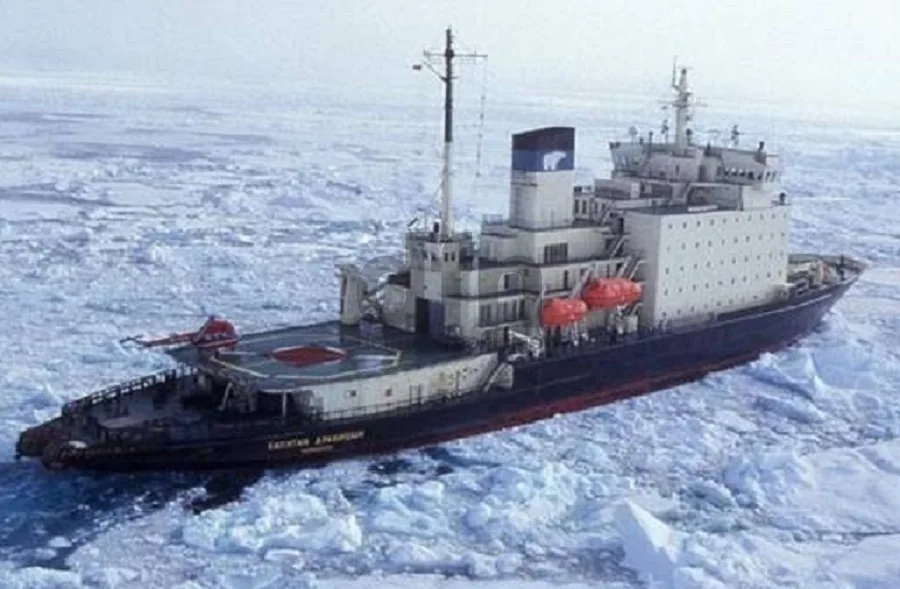 El buque, que todavía no llegó, tenía que empezar la carga para la Antártida el 4 de diciembre.