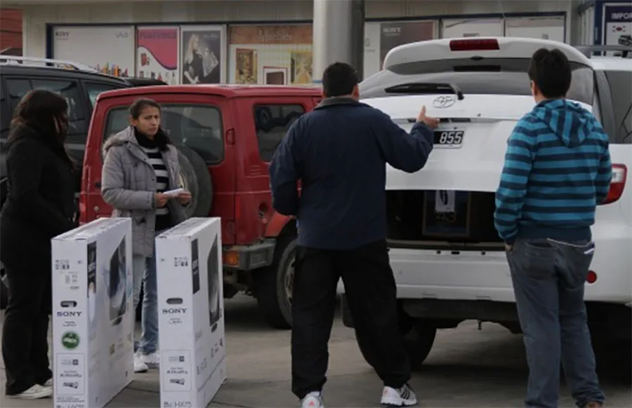 Argentinos compran de manera masiva en Punta Arenas